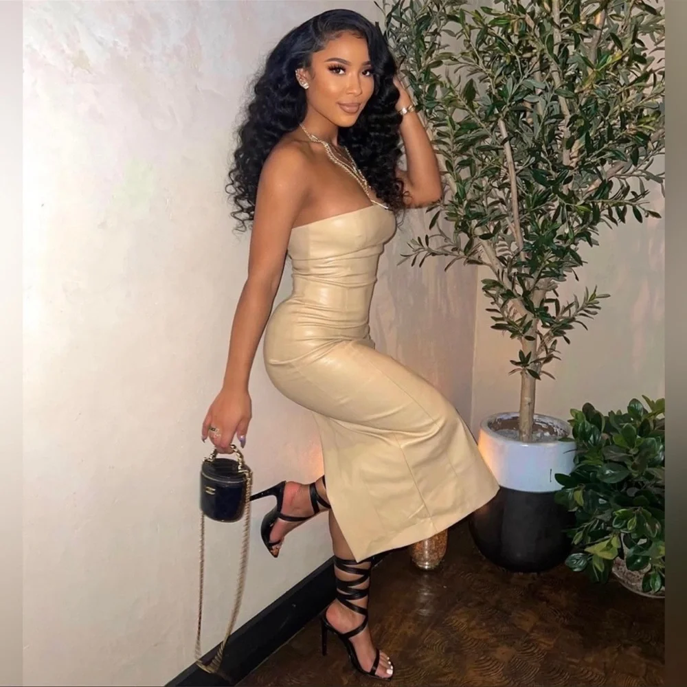 ZARA BLOGGERS FAV FAUX LEATHER DRESS - Picture 2 of 9